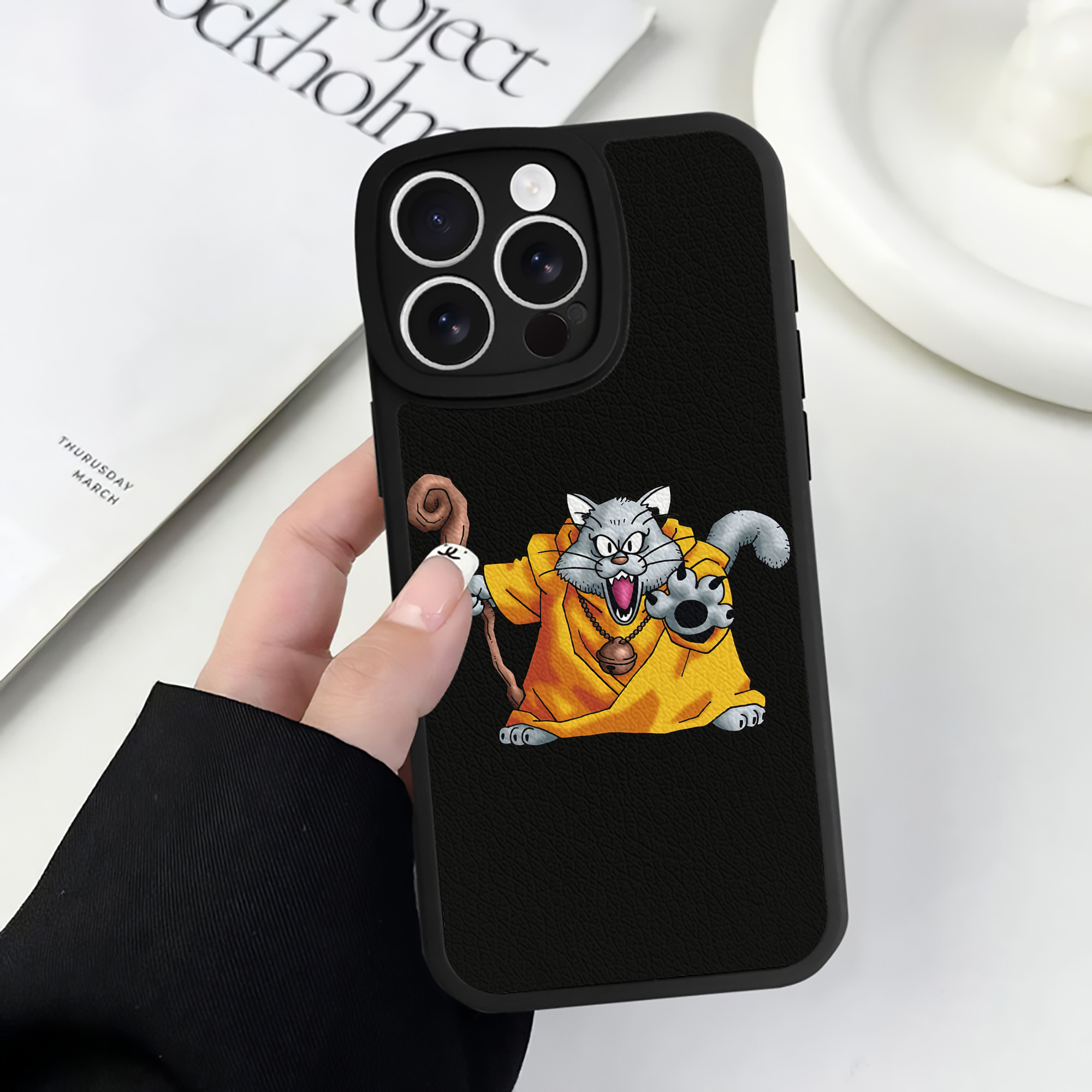 （画像用） ドラゴンクエスト Doragon Kuesuto Dragon Quest 【iPhone 16シリーズ対応】シリコンスマホケース（レザー調） 材質：シリコン